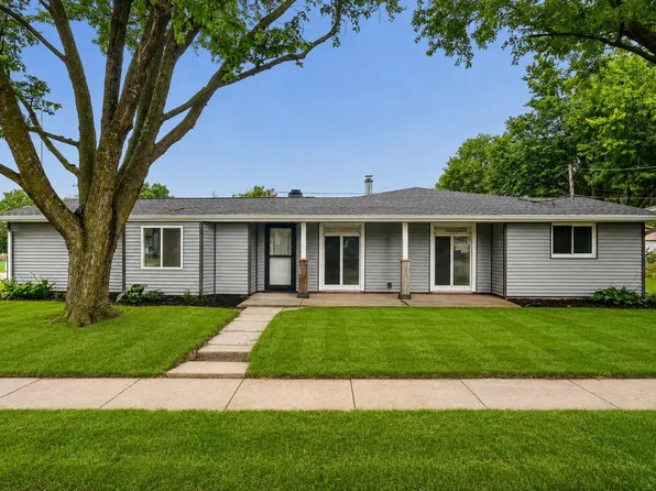 127 S Monroe St, Lisbon, IA 52253