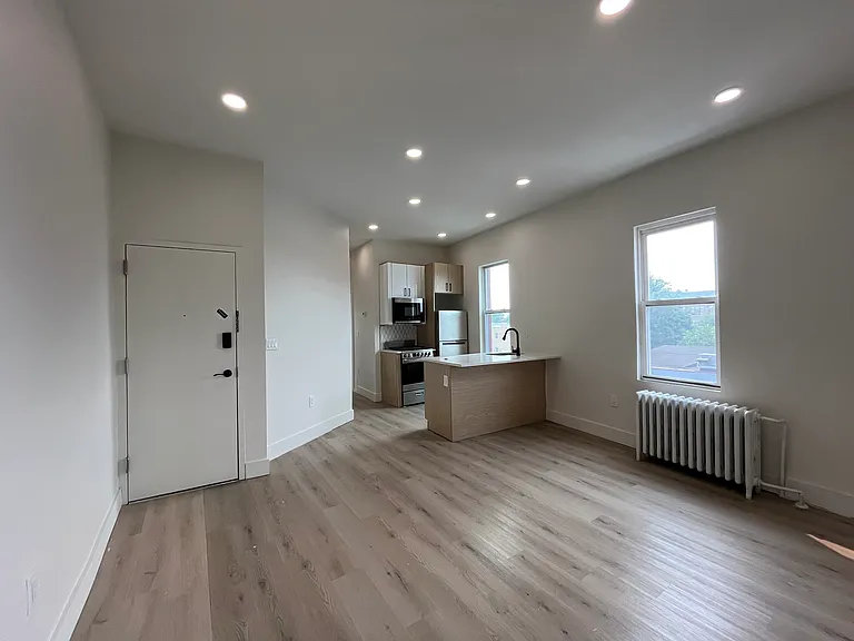530 W Side Ave #3 — Photo 2
