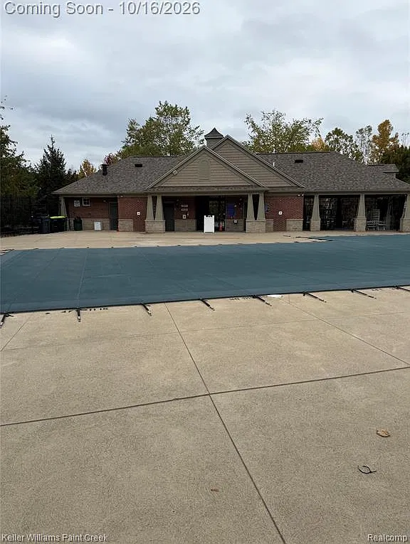 3 bed, 2.5 bath, 1518 sqft, $2,400 — Photo 3