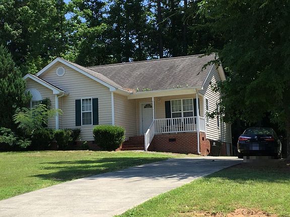 3rd image of 104 Hazelwood Ct