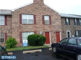12 Deen St, New Castle, DE 19720