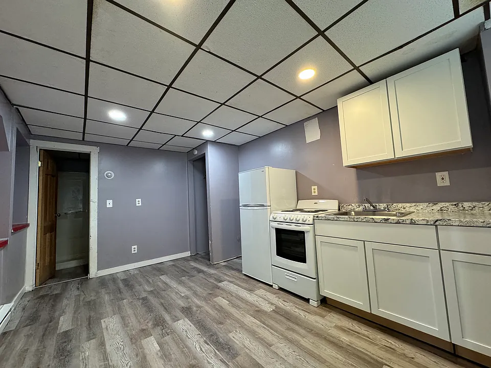 92 Fairview St #1
