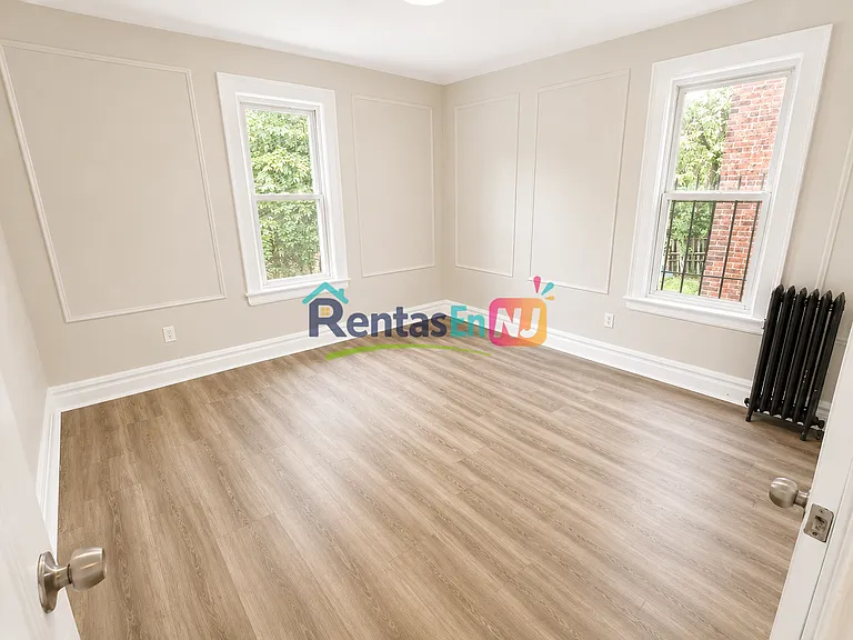 81 Montgomery Ave #2B — Photo 7