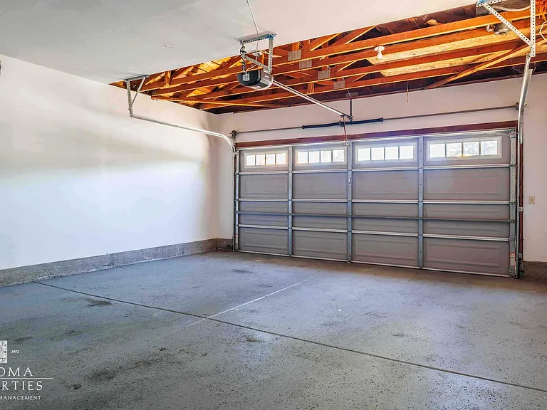 114 Melody Ct — Photo 42