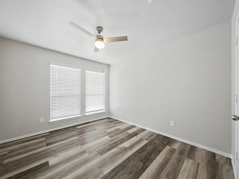 9405 Glynhill Ct — Photo 16