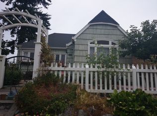 3214 45th Ave SW, Seattle, WA 98116