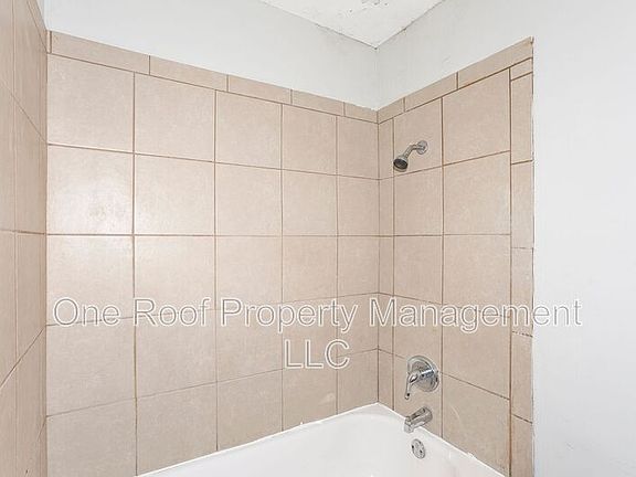 5th image of 3228-3230 E 8th St #1W