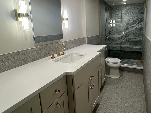 5th image of 1638 W Summerdale Ave #G