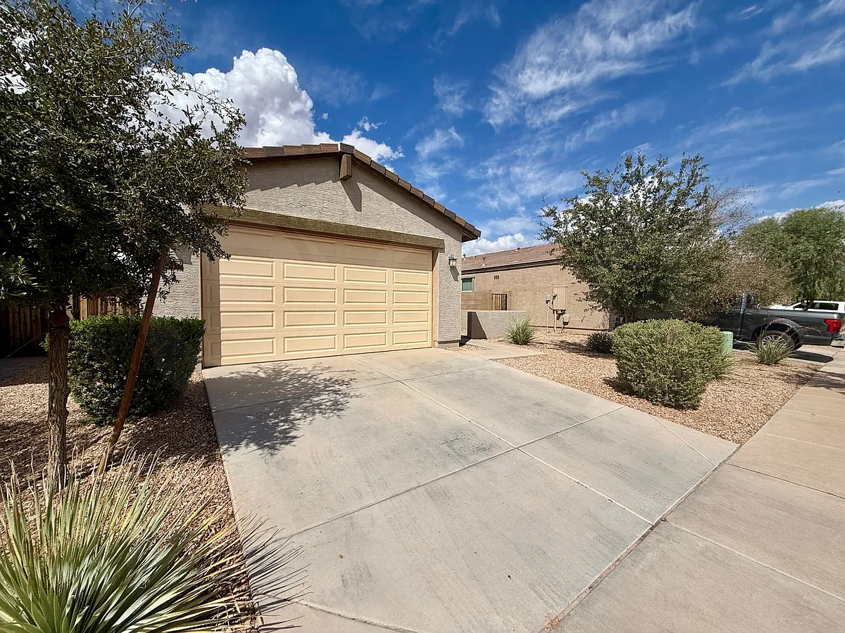 3 bed, 2.0 bath, 1288 sqft, $1,850 — Photo 3
