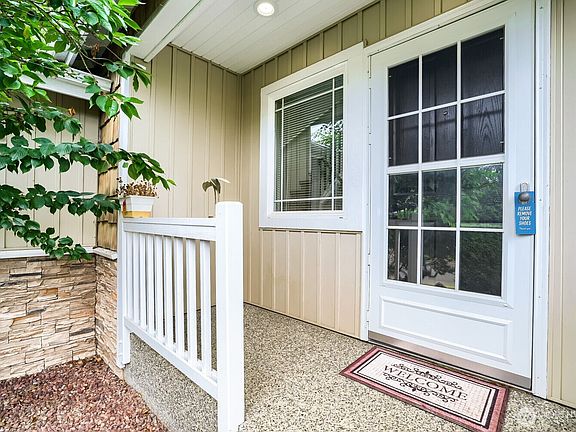 2nd image of 5915 68th Drive NE