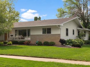 5301 Queensbridge Rd, Madison, WI 53714