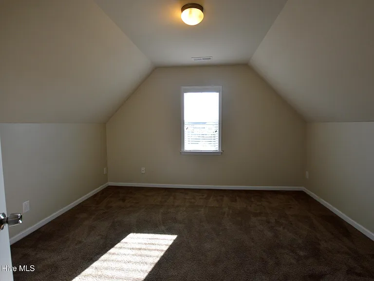 919 Stagecoach Dr — Photo 21