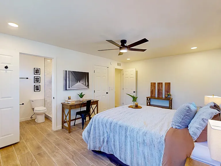 1439 E Linden St — Photo 12