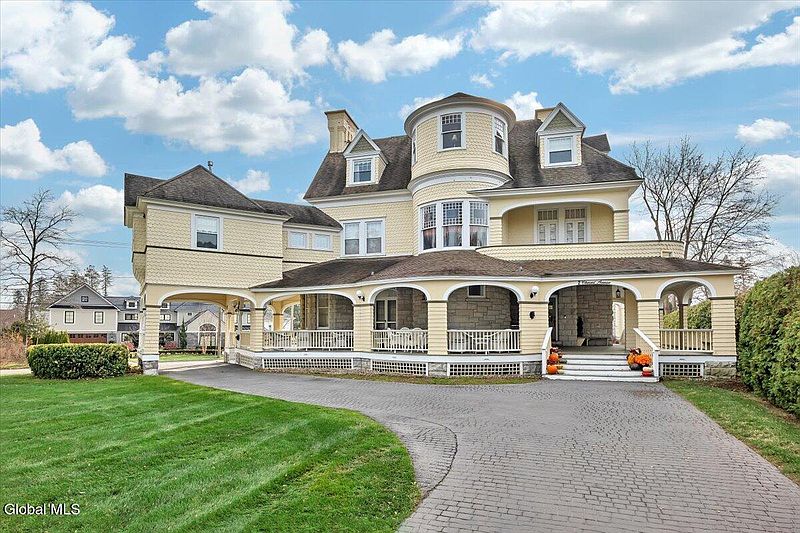 2nd image of 2 Clement Avenue