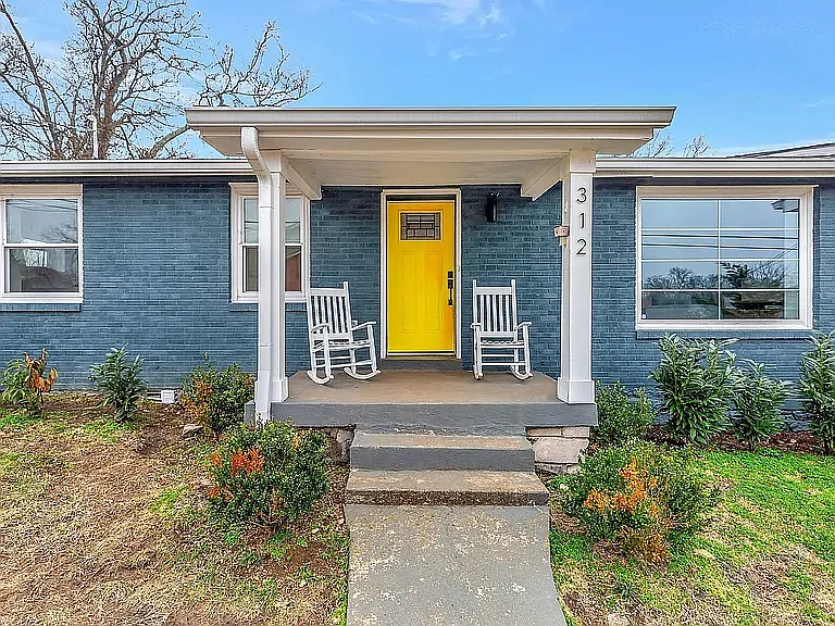 312 Rebecca St — Photo 1