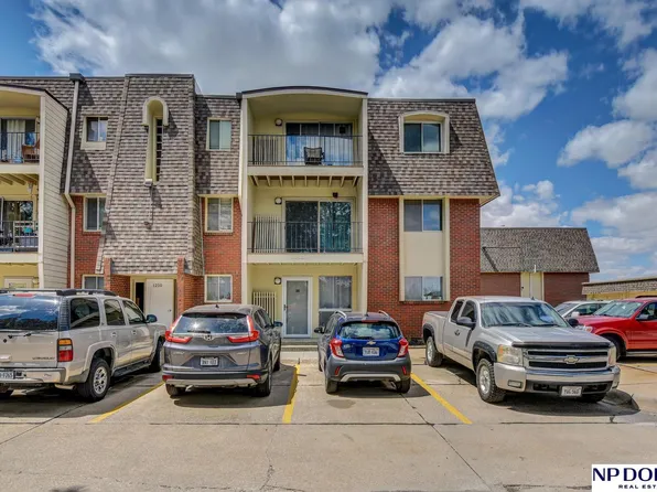 1210 S 120th Plz APT 106, Omaha, NE 68144