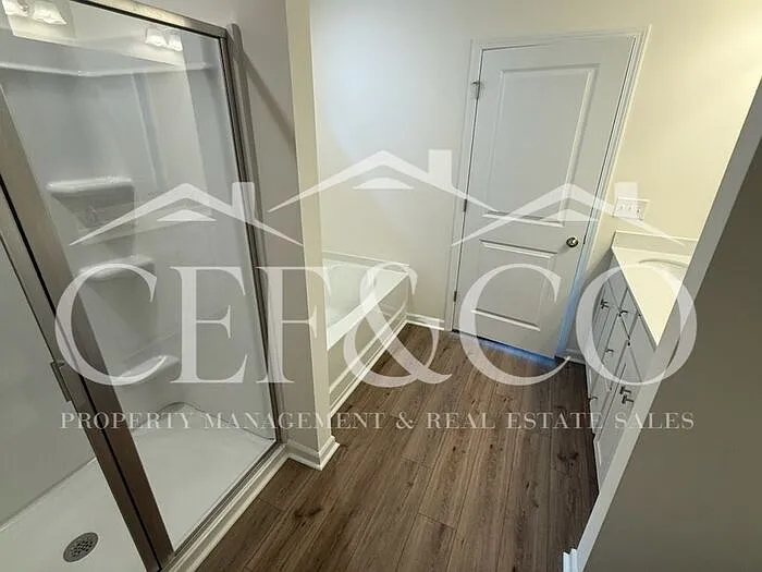 1119 Silverbend Trl — Photo 17