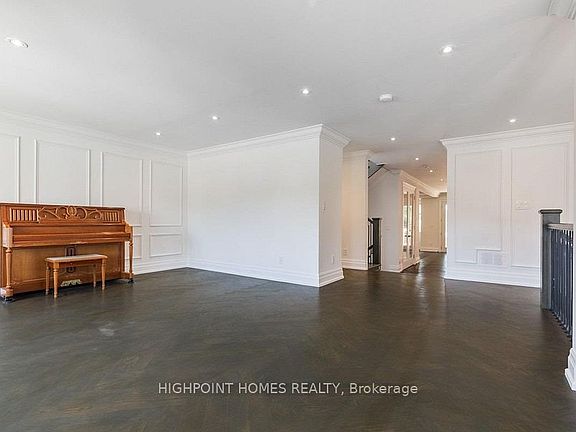 4th image of 72B Gooderham Dr