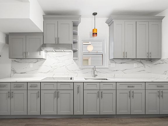 3rd image of 252 Safford St #254