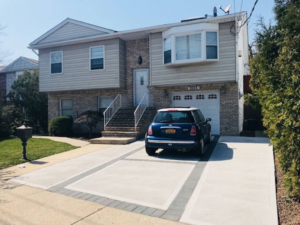 1st image of 3023 Hylan Blvd