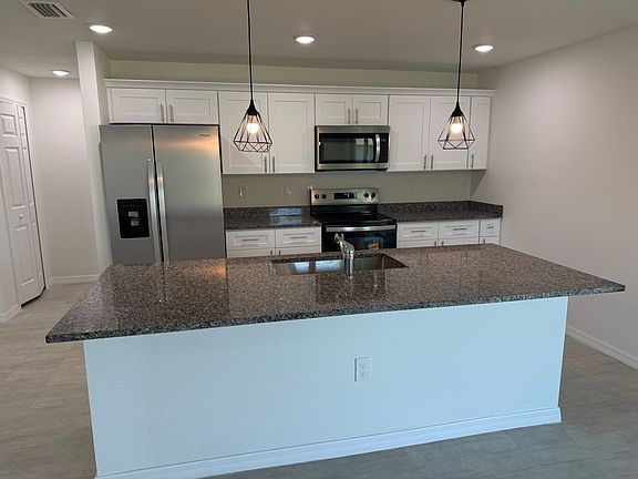 5th image of 3230 Worthington Ave