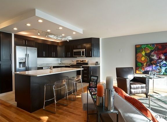 4th image of 2800 N Lake Shore Dr APT 806