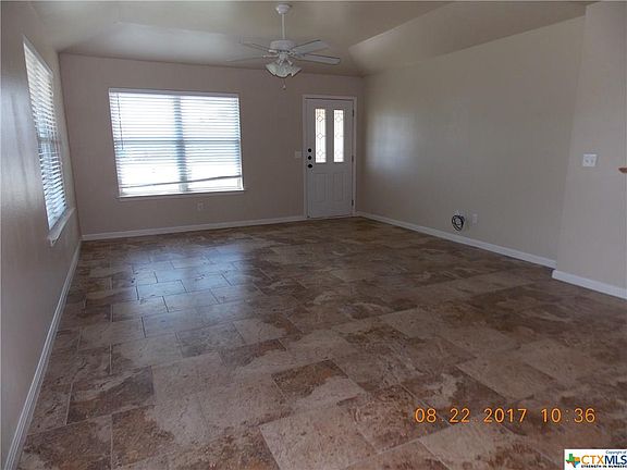 5th image of 306 Roadrunner Ave