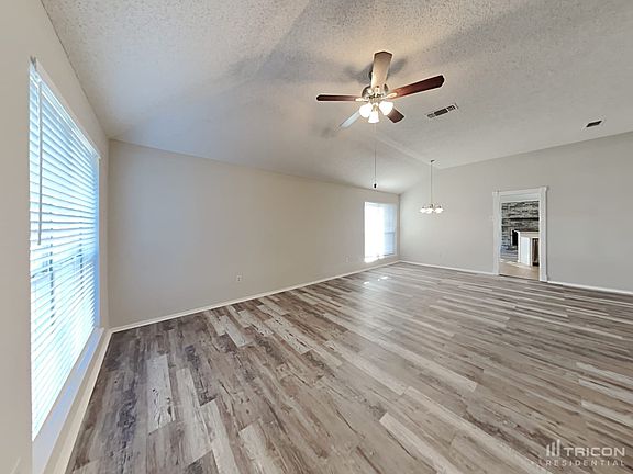 3rd image of 1238 Rosewood Ln