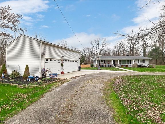 3rd image of 4853 Elyria Ave