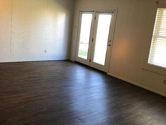 3rd image of 3708 Elkhart Ave