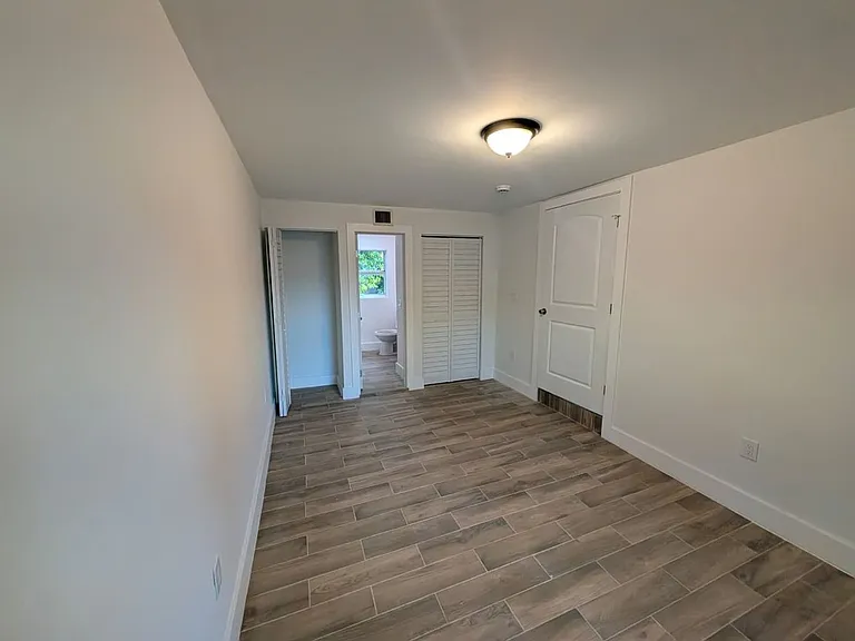 1733 NW 18th St — Photo 14
