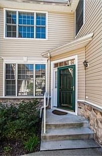 2nd image of 34 Whalen Ct