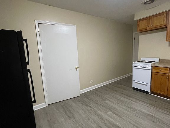 2nd image of 4-404 S Lewis Ave