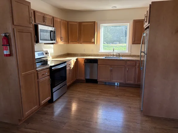 3 Camden St, Rockport, ME 04856
