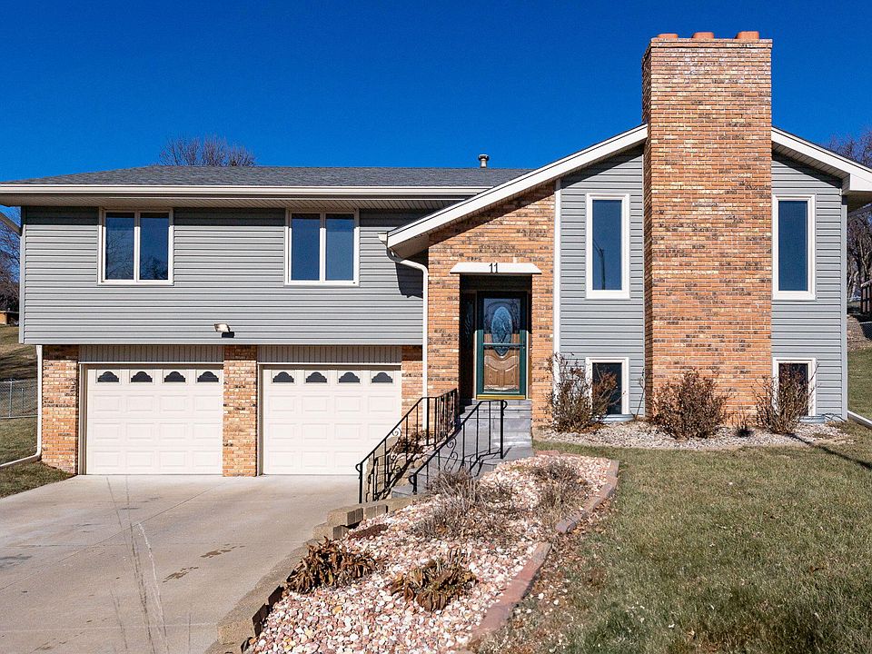 1st image of 11 Cryer Cir
