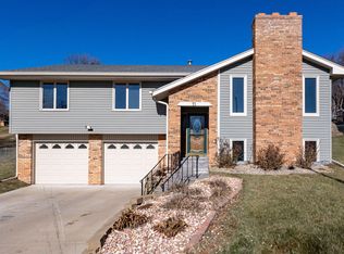 11 Cryer Cir, Council Bluffs, IA 51503