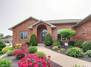 1205 Edinburgh Dr, Quincy, IL 62305