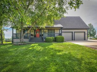 21447 Mission Rd, Bucyrus, KS 66013