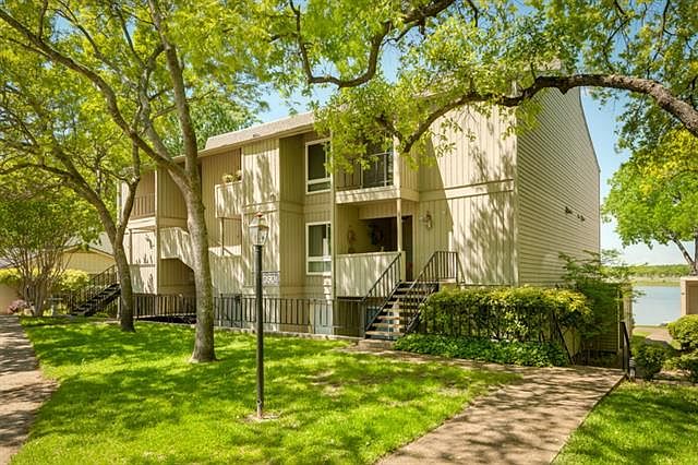 1st image of 390 Driftwood Ct APT 1C
