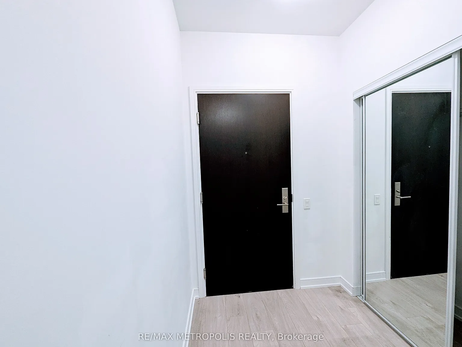 2 bed, $2,600 — Photo 2