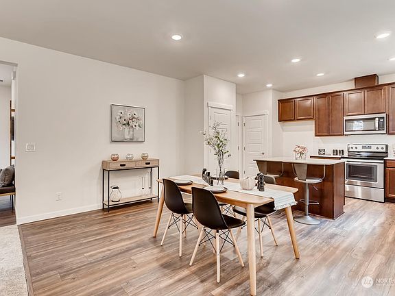 4th image of 16808 127th Avenue Ct E #2