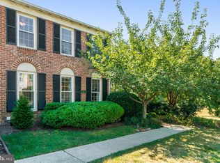 5631 Ridge View Dr, Alexandria, VA 22310