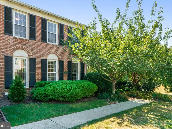 5631 Ridge View Dr, Alexandria, VA 22310