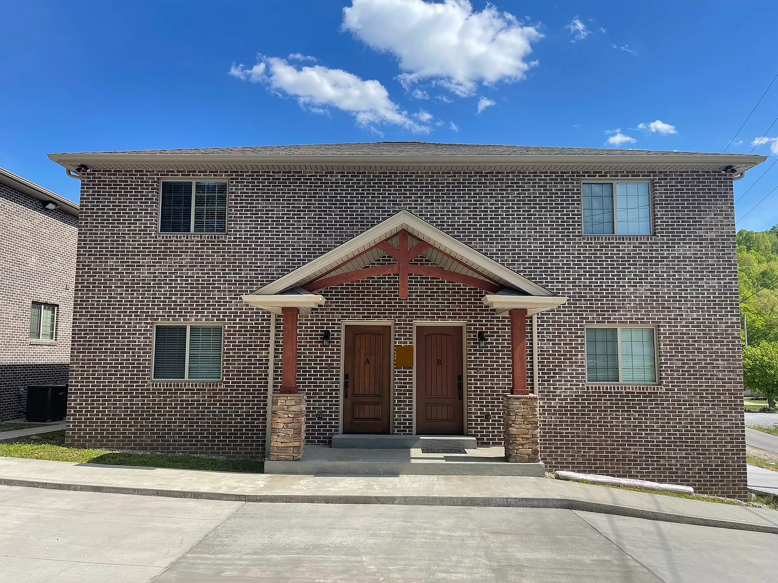 2 bed, 1.5 bath, 1440 sqft, $1,200 — Photo 1