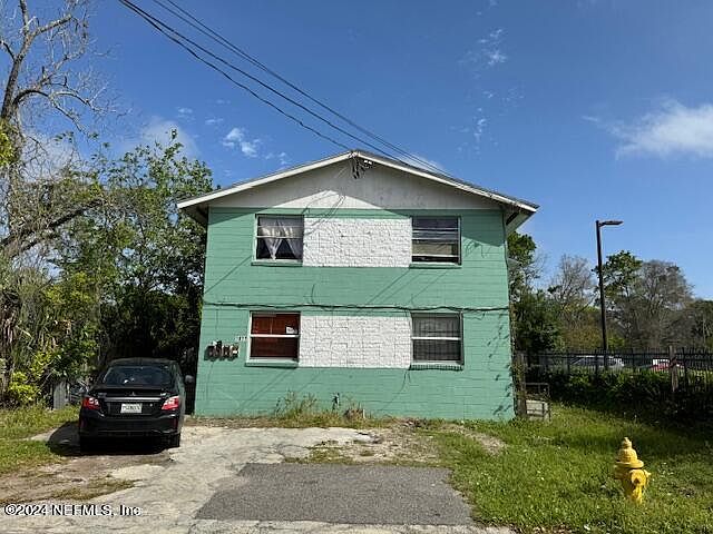 1st image of 1271 W 16TH Street