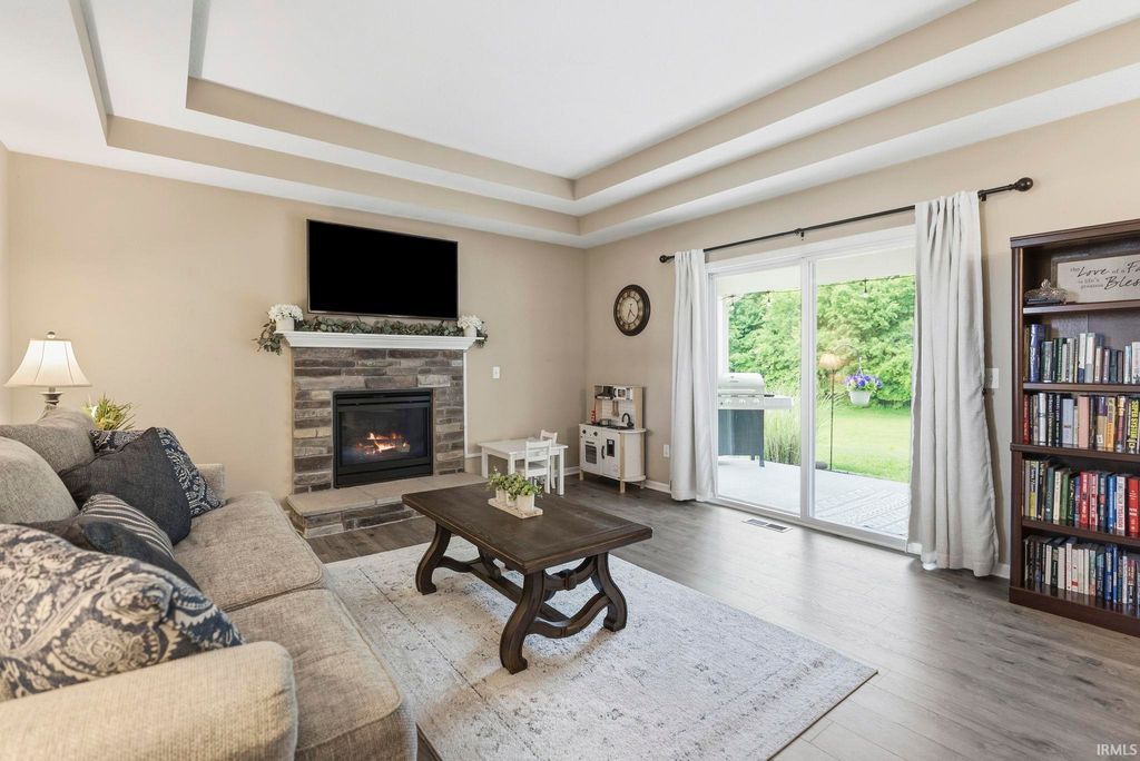 2195 Henry V Xing, Fort Wayne, IN - More