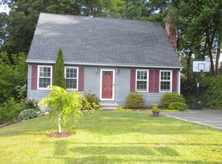 81 Cranston Ave, Shelton, CT 06484
