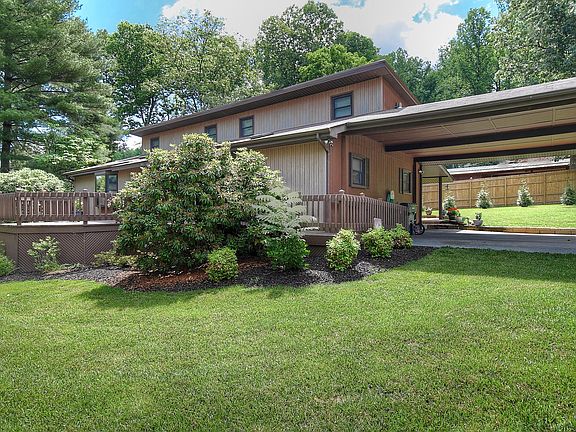 5th image of 511 Baywood Dr