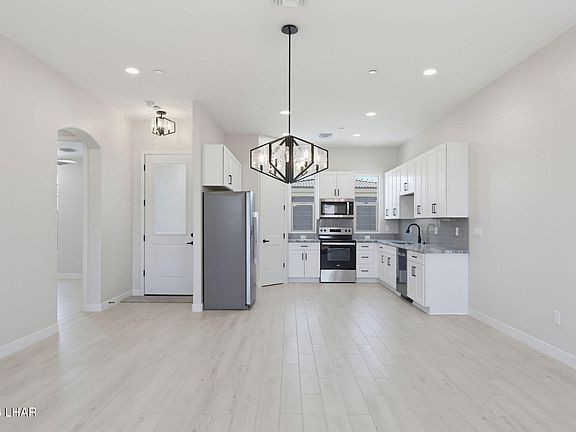 3rd image of 3080 Arapaho Dr #127