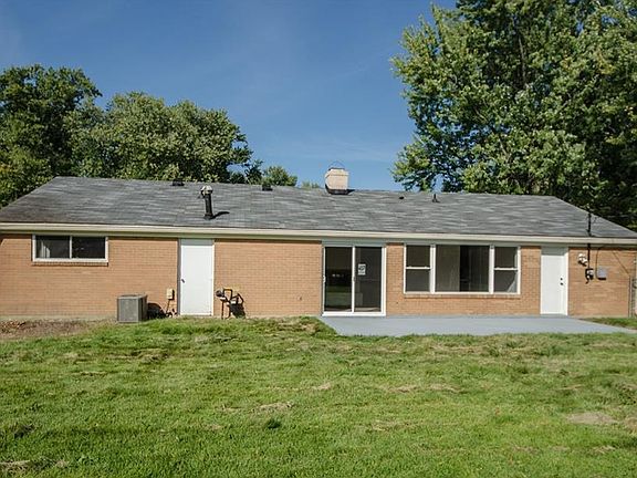 2nd image of 456 Willowhurst Dr